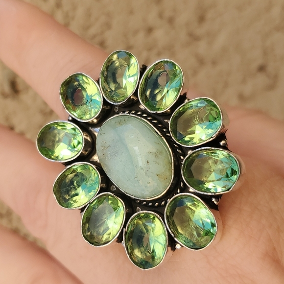 New Oversized Chrysoprase and Tsavorite 925 Silver Statement Ring. - Picture 11 of 14